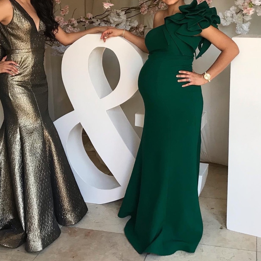 One shoulder green dress